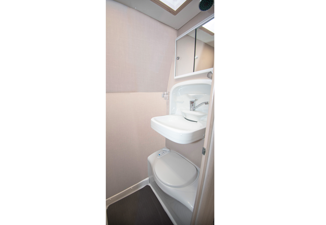 Warwick-Duo-Shower-Room-with-Sink-Down